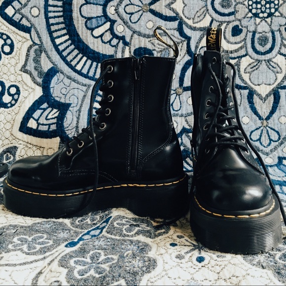 🥀Dr. Martin Jadon Boots 🥀 - Picture 2 of 4